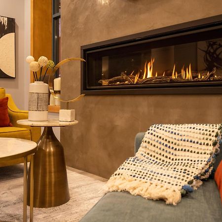 Alpenglow Lodge Bear Wonder One Bedroom By Mva Whistler Eksteriør billede